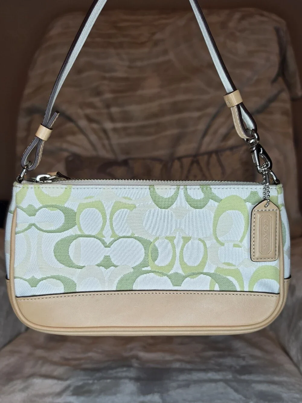 COACH VINTAGE OPTIC GREEN SIGNATURE C DEMI BAG 7027